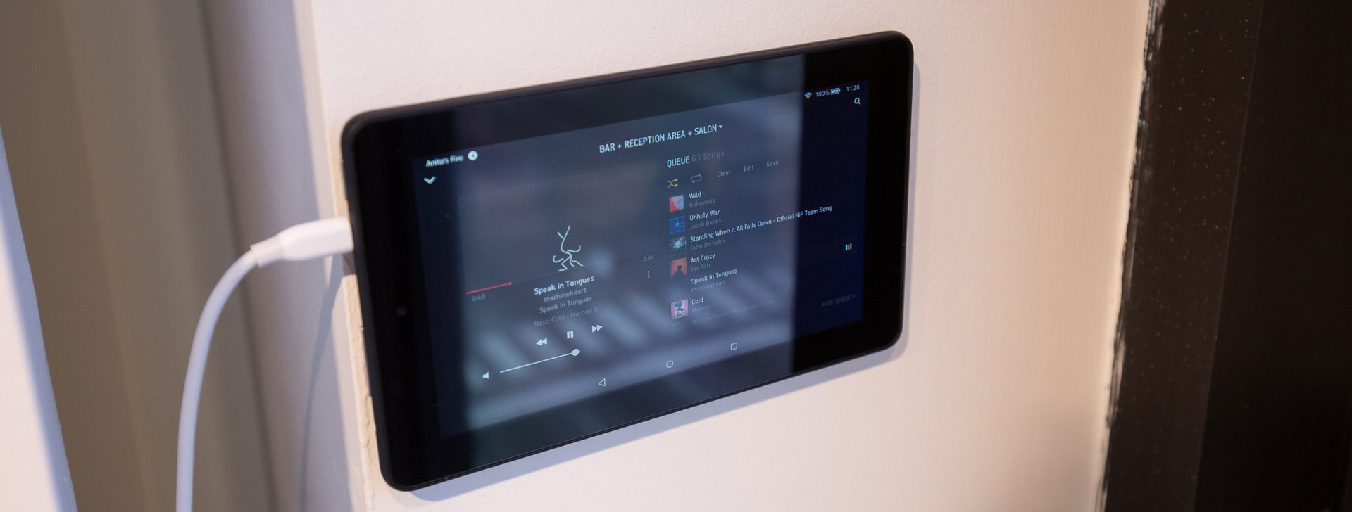 smart-salon-control-sonos-tablet