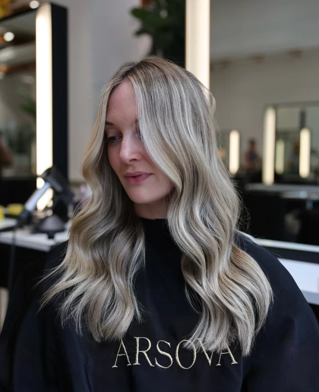 Blonde but make it dimensional 🤩
Lowlights and Cut by @hailey.the.stylist 🌟
#hairinspo #dimensionalblonde #chicagohairstylist #chicagohairsalon
Dimensional blonde | chicago hairstylist | chicago hair salon | chicago hair | chicago blonde specialist | lowlights |