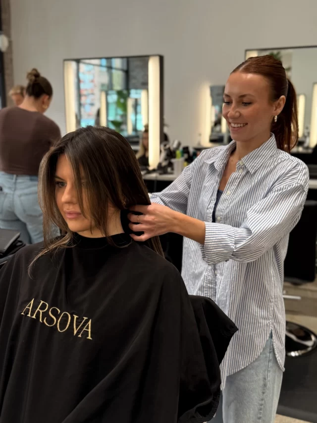 This week’s magic ✨🌟🪩 @arsovasalon
✨ It’s not just an appointment; it’s an experience! Dive into a world of beauty and relaxation where every detail matters. 💖💇♀️
#chicagobalayage #chicagohaircut #chicagohairsalon #chicagobloggers #chicagoblonde #chicagohairstylist
River North Chicago Colorist | Lived In Balayage | Chicago Hairstylist | Hair Extensions