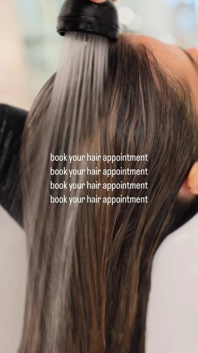 THIS IS YOUR SIGN 🧏♀️
It’s sounding like you should book your next hair appointment 💇♀️
#hairsalon #chicagohair #chicagohairstylist
chicago hairstylist | chicago hair | chicago hair salon | hair appointment | book your hair appointment |